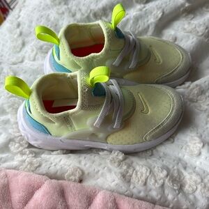 Nike Kids Sneakers in Neon Yellow and Blue